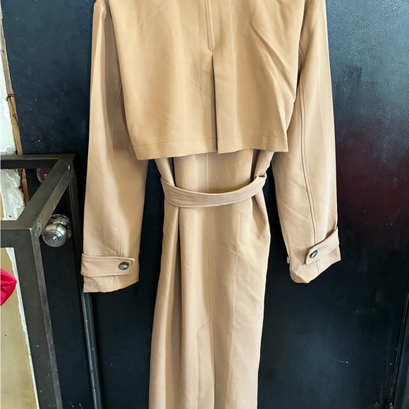 Classic Tan Double-Breasted Trench Coat with Self-Tie Waist NWT - Picture 2 of 3